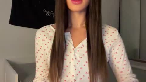 Snapshot of doublesees chatting on September 23, 2:58 am MOLLYYYY dont forget to give me a thumb up online show from September 23, 2:58 am