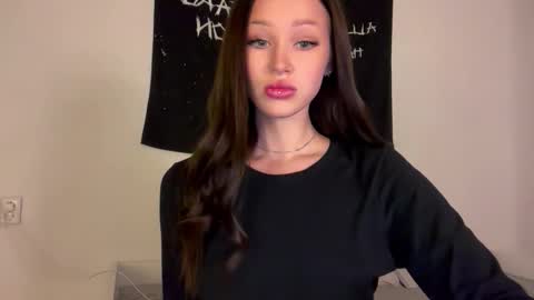 Snapshot of doublesees chatting on October 17, 1:03 pm MOLLYYYY dont forget to give me a thumb up online show from October 17, 1:03 pm