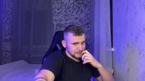 Snapshot of douglas_666 chatting on October 23, 7:01 pm douglas_666 online show from October 23, 7:01 pm