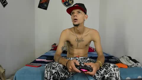 Snapshot of douglas_gallegos chatting on January 30, 10:51 pm douglas_gallegos online show from January 30, 10:51 pm