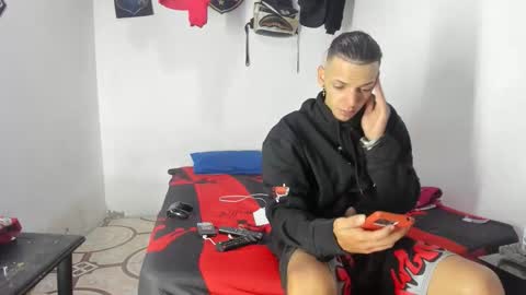 douglas_gallegos online show from April 1, 5:52 am