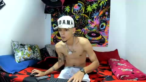 Snapshot of douglas_gallegos chatting on August 2, 8:18 pm douglas_gallegos online show from August 2, 8:18 pm