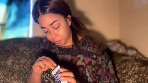 Snapshot of dove_love22 chatting on December 2, 7:20 pm dove_love22 online show from December 2, 7:20 pm