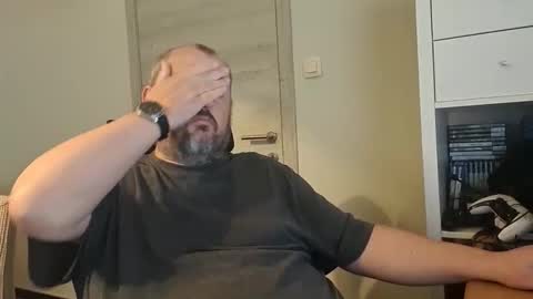 Snapshot of dpau76 chatting on November 5, 7:52 am Danny online show from November 5, 7:52 am