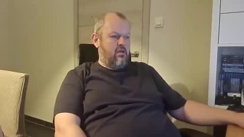 Snapshot of dpau76 chatting on November 19, 7:30 am Danny online show from November 19, 7:30 am