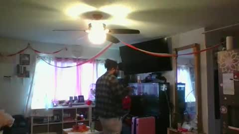 Snapshot of dpenguino chatting on November 17, 6:24 pm Dpenguino online show from November 17, 6:24 pm