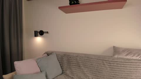 Snapshot of dr_your_dream chatting on February 21, 8:16 pm Mervin online show from February 21, 8:16 pm