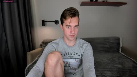 Snapshot of dr_your_dream chatting on October 17, 10:12 pm Mervin online show from October 17, 10:12 pm