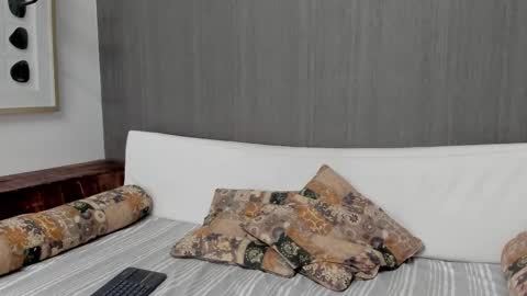 Snapshot of dracaryss_ chatting on December 13, 9:57 am Lissa Or DRACARYSS your dragon Queen online show from December 13, 9:57 am