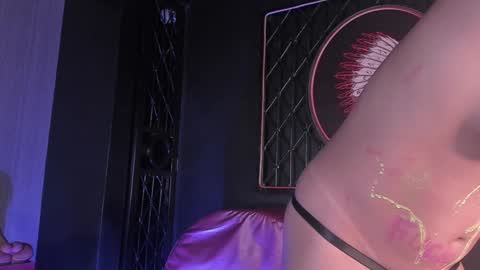 Snapshot of dracaryss_ chatting on January 18, 1:18 pm Lissa Or DRACARYSS your dragon Queen online show from January 18, 1:18 pm