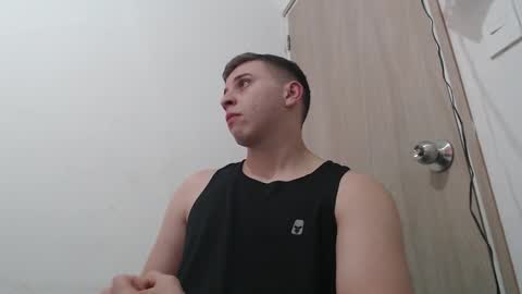 draco_boy2000 online show from February 23, 11:46 pm