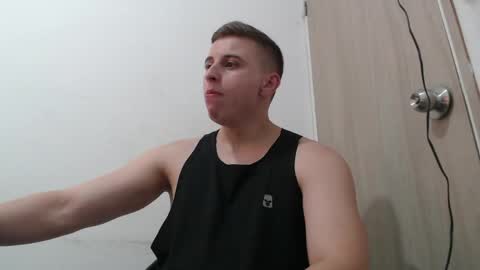 draco_boy2000 online show from April 30, 1:34 am