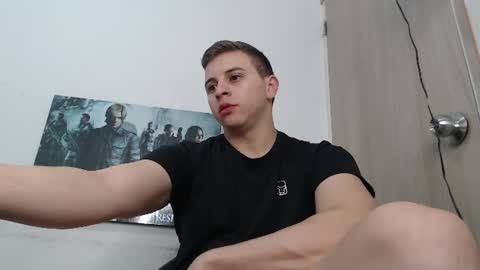 draco_boy2000 online show from June 24, 11:48 pm