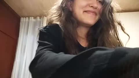 Snapshot of draculina69 chatting on February 5, 6:02 am draculina69 online show from February 5, 6:02 am