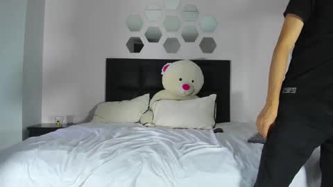 Drake and Zara online show from November 6, 12:17 pm