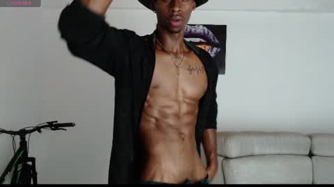 Snapshot of drake_brown_23 chatting on June 23, 4:32 am Drake 23 online show from June 23, 4:32 am