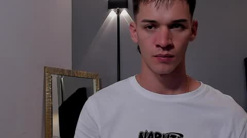 Snapshot of drake_carter1 chatting on April 7, 2:23 am drake_carter1 online show from April 7, 2:23 am