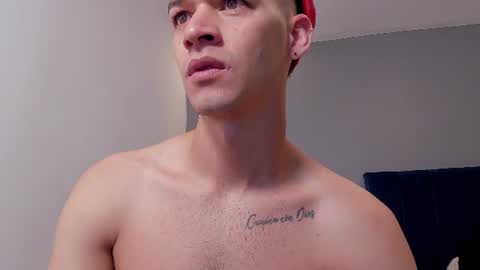 Snapshot of drake_carter1 chatting on June 27, 12:33 pm drake_carter1 online show from June 27, 12:33 pm