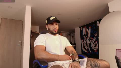 Snapshot of drake_jackson11 chatting on May 3, 10:21 am drake jackson11 online show from May 3, 10:21 am