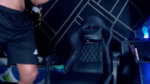 Snapshot of drake_jhonson08 chatting on September 26, 3:43 am Drake online show from September 26, 3:43 am