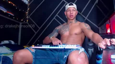 Snapshot of drake_jhonson08 chatting on October 23, 4:12 am Drake online show from October 23, 4:12 am