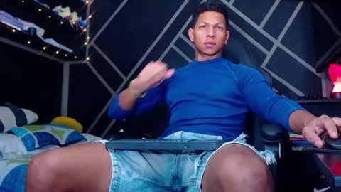 Snapshot of drake_jhonson08 chatting on November 16, 3:12 am Drake online show from November 16, 3:12 am