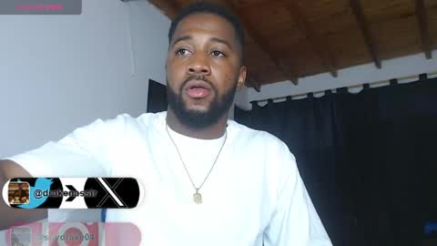 Snapshot of drake_nassir4 chatting on May 21, 4:52 am ---Drake--- online show from May 21, 4:52 am
