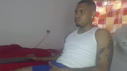 Snapshot of drako_monstercock chatting on January 5, 8:52 pm drako_monstercock online show from January 5, 8:52 pm