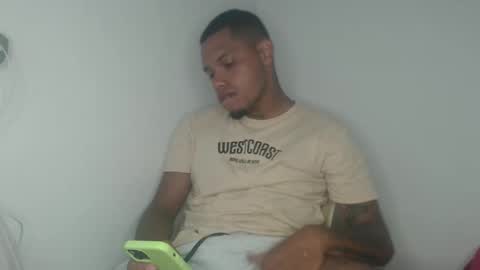 Snapshot of drako_monstercock chatting on January 10, 2:57 am drako_monstercock online show from January 10, 2:57 am