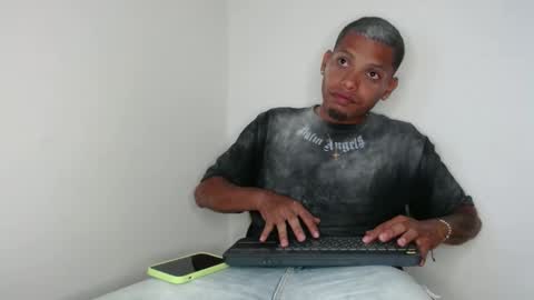 Snapshot of drako_monstercock chatting on January 19, 10:17 am drako_monstercock online show from January 19, 10:17 am