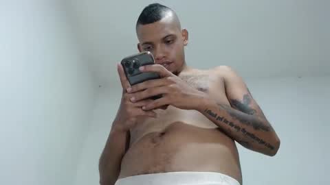 drako_monstercock online show from December 18, 6:41 am