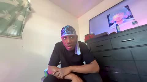 Snapshot of drakoblush chatting on April 21, 9:39 pm Dru online show from April 21, 9:39 pm