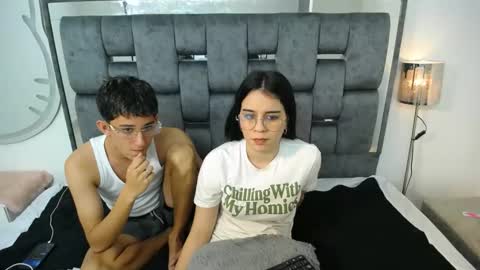 Snapshot of dravith_and_valery chatting on January 25, 10:50 pm -- nicolle and jhon -- online show from January 25, 10:50 pm