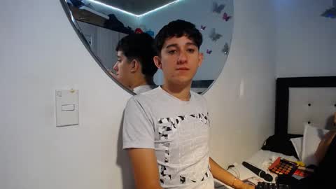 -- nicolle and jhon -- online show from November 8, 9:42 am