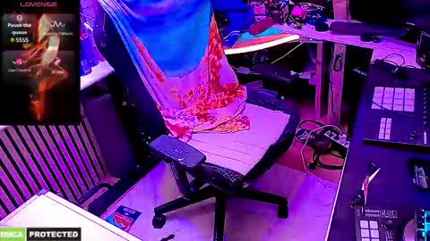 Snapshot of drawingcock chatting on November 20, 10:20 pm drawingcock online show from November 20, 10:20 pm