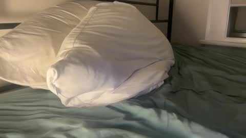 dre0000000 online show from October 17, 8:17 am