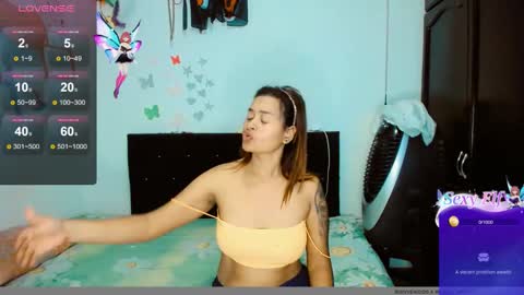 Snapshot of dream__girls69944 chatting on December 22, 12:05 pm sharon online show from December 22, 12:05 pm