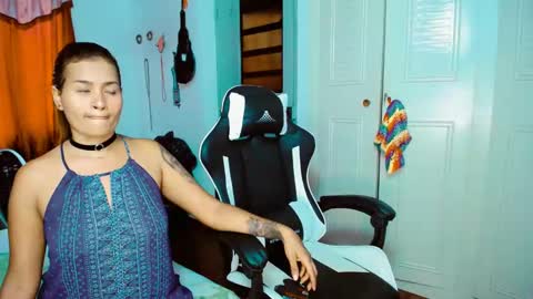 Snapshot of dream__girls69944 chatting on February 20, 9:53 pm sharon online show from February 20, 9:53 pm