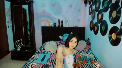 Snapshot of dream__girls69944 chatting on December 4, 3:21 pm sharon online show from December 4, 3:21 pm