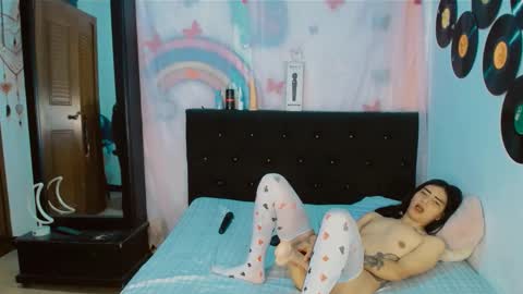 Snapshot of dream__girls69944 chatting on February 8, 8:23 pm sharon online show from February 8, 8:23 pm