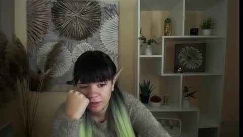Snapshot of dream_caster_ chatting on October 5, 12:36 pm dream caster  online show from October 5, 12:36 pm
