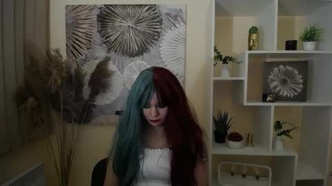 Snapshot of dream_caster_ chatting on October 18, 9:43 am dream caster  online show from October 18, 9:43 am
