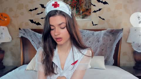 Hi Im Monika Welcome to my room online show from October 28, 8:40 am