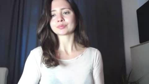 Nicole online show from December 19, 8:10 am