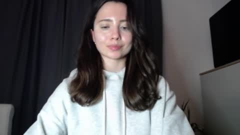 Nicole online show from January 11, 2:44 pm