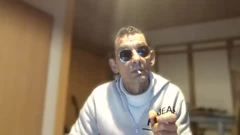 Snapshot of dreambob chatting on November 30, 3:05 pm Dreambob online show from November 30, 3:05 pm