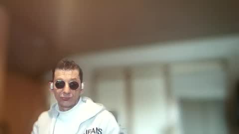 Snapshot of dreambob chatting on February 28, 12:17 pm Dreambob online show from February 28, 12:17 pm