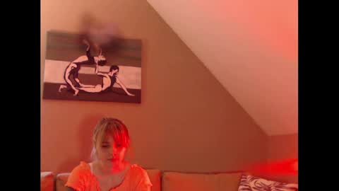 A girl online show from December 20, 11:10 am