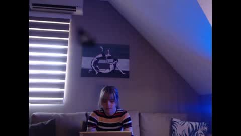 A girl online show from February 11, 11:21 am