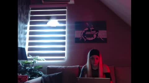 A girl online show from February 12, 10:56 am